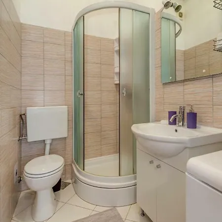 Roko Apartment *
