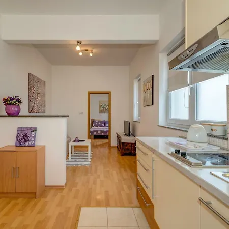 Roko Apartment *