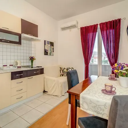 Apartment Roko *